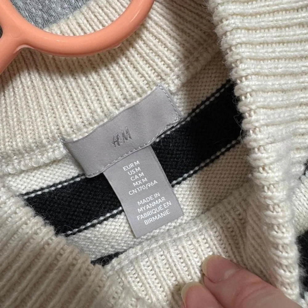 H&M‎ Striped Mock Neck Knit Sweater Women's Medium - Picture 2 of 6